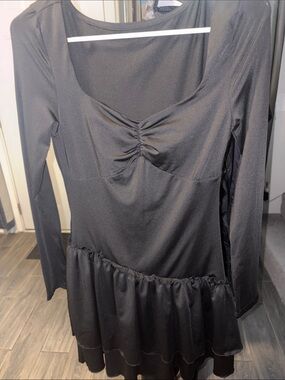 Hyperfire Women’s Black Ruffled Long-Sleeve Dress medium